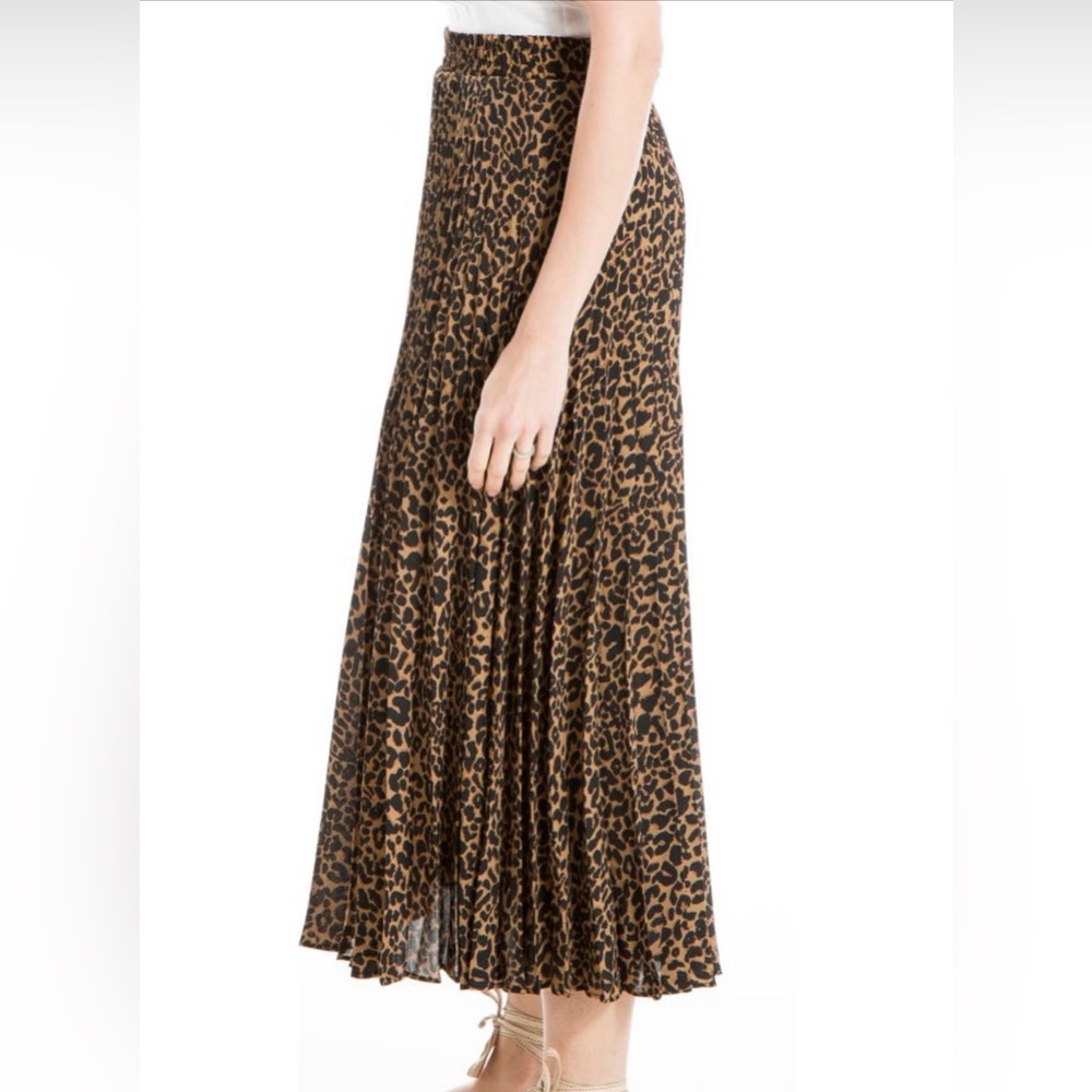 Max Studio pleated leopard print midi skirt size small